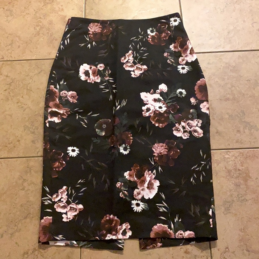 RW & co floral pencil skirt